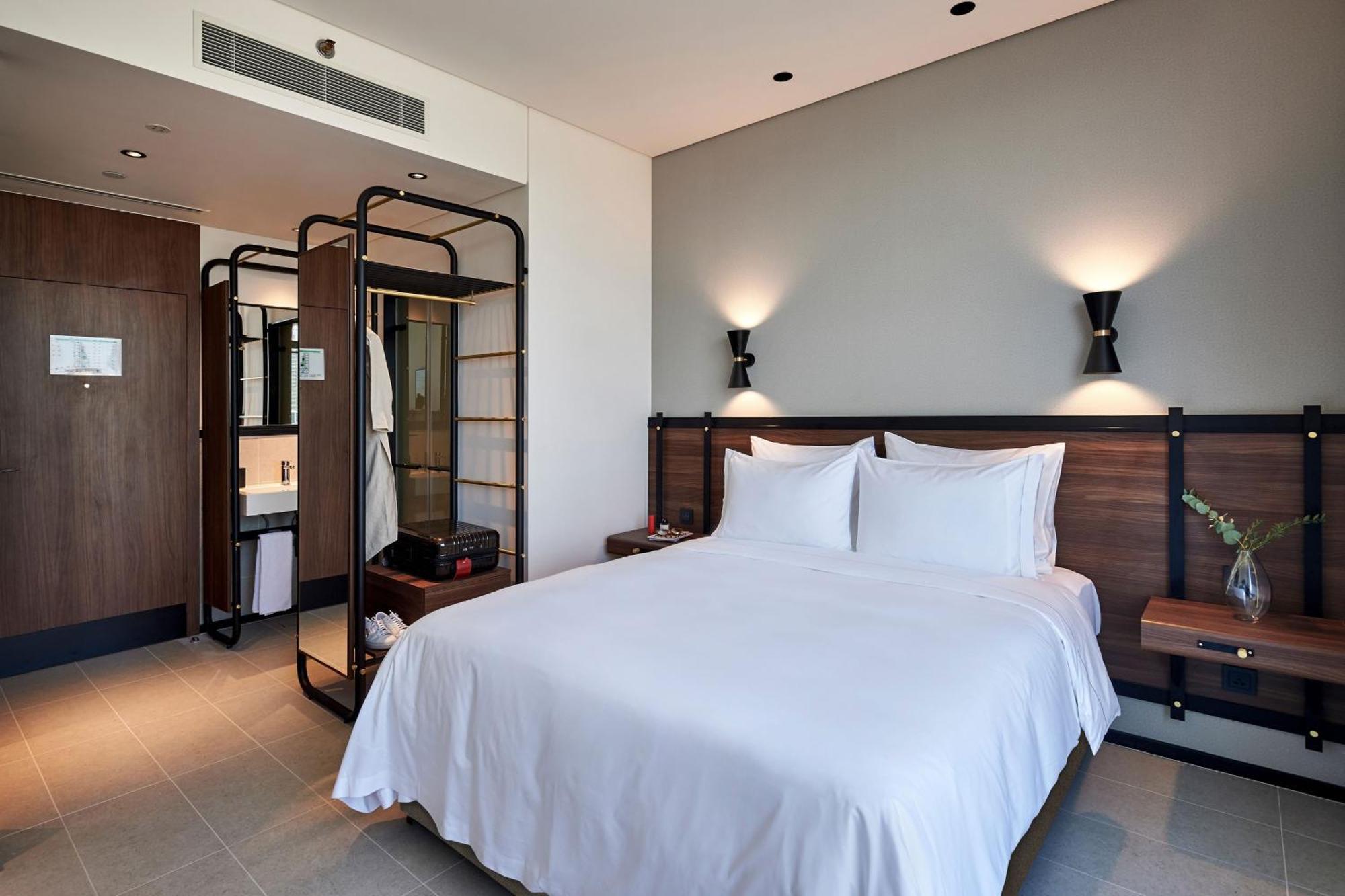Form Al Jaddaf, Dubai, A Member Of Design 4*